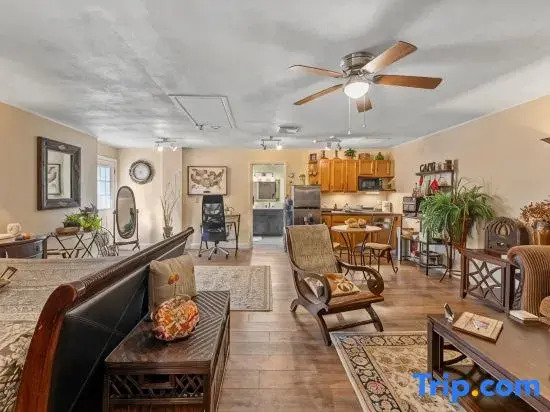 Top 1% ABNB Villa Oasis w/ Botanical Courtyard