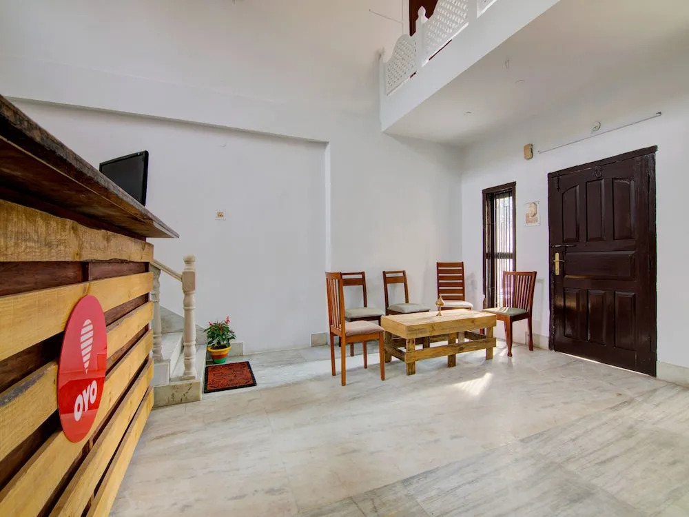 OYO 13542 Urban House