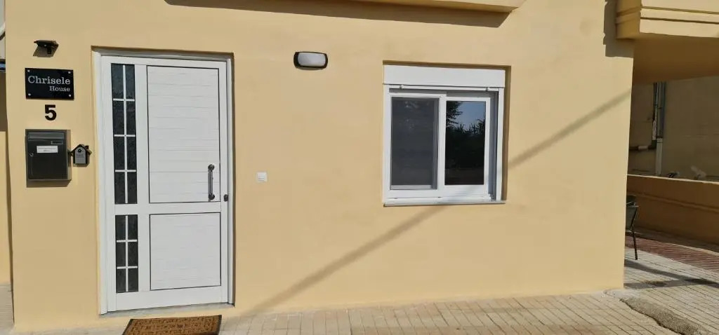 Chrisele House, 100m from Kalamaki Beach, Chania