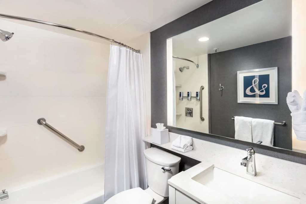 Four Points by Sheraton Los Angeles Westside