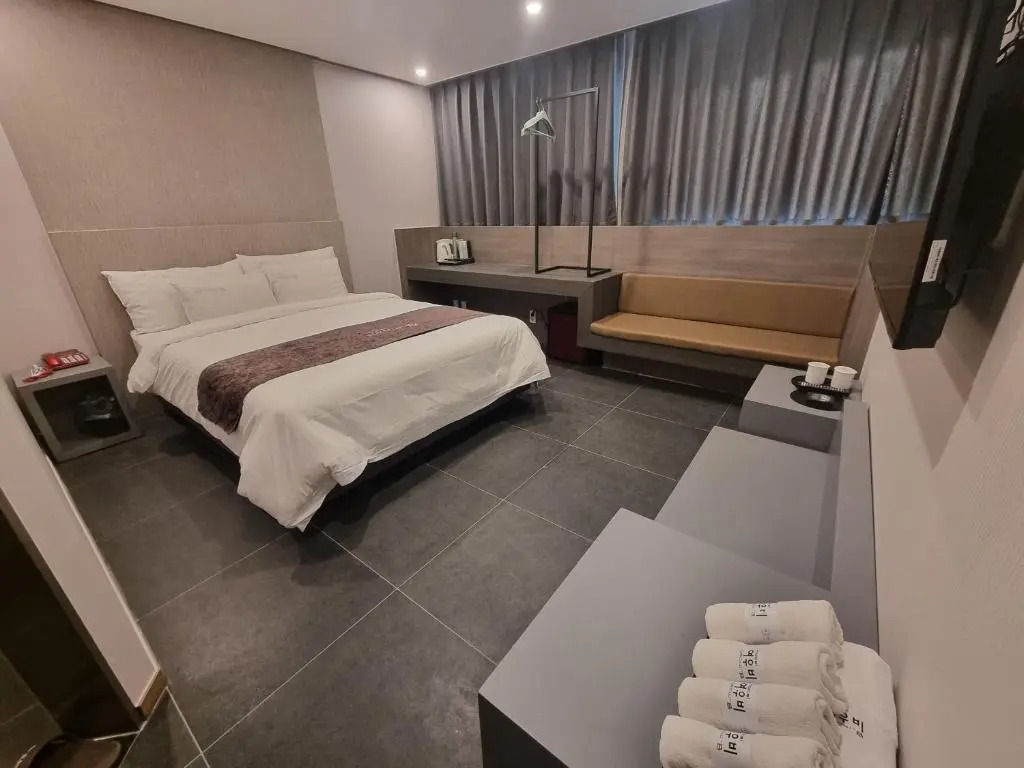 Yeoubi Hotel