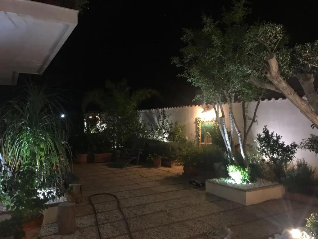 Holiday & House - Imparato Carini Costa Verde - Appartamento con giardino privato - porzione di Villa residenziale a pochi passi dal mare