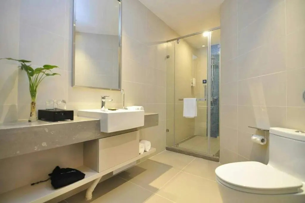 Home Inn Plus (Kunming Tongde Square Wanhong Road)