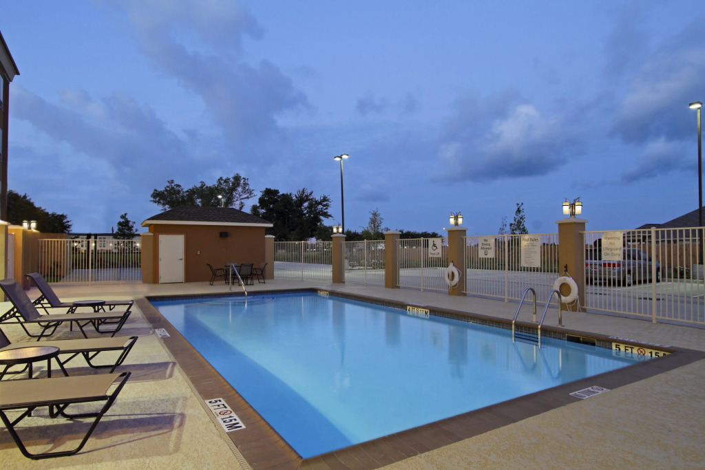 Holiday Inn Express & Suites Houston East - Baytown by IHG