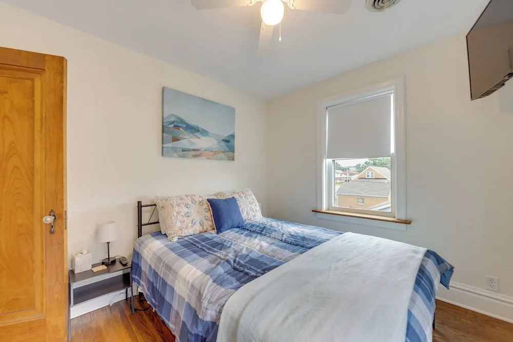 Pet-friendly St Louis Home w/ Grill & Backyard