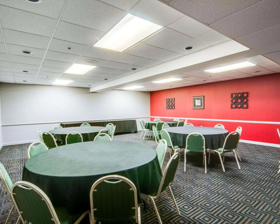 Comfort Suites Inn at Ridgewood Farm