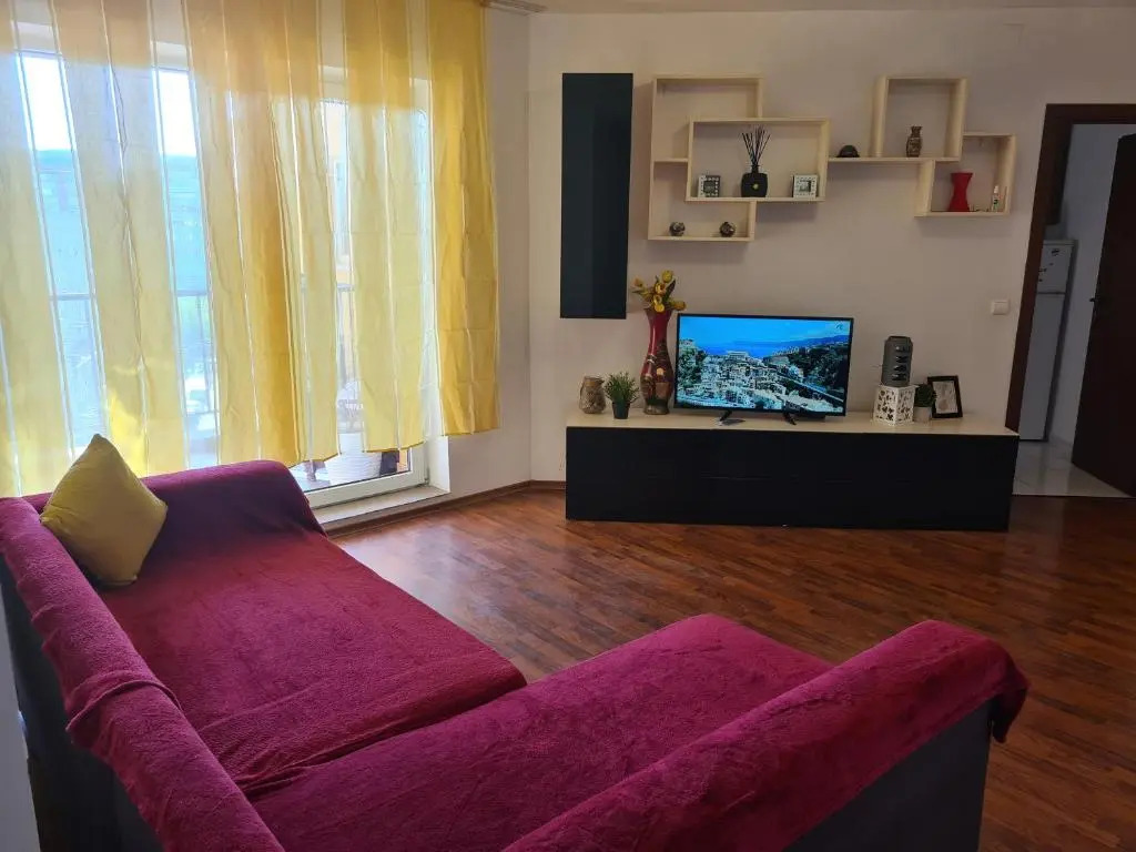 Luxury Mall Apartment 9