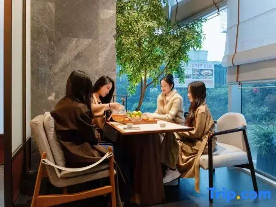 ROYGEM Hotel (Changsha Aier Eye Hospital Railway College Subway Station)