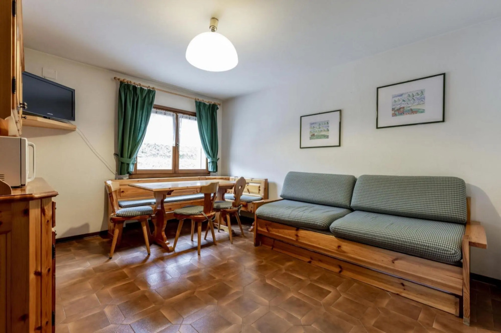 GIROMETTI, two-room apartment. (022036-AT-054584)-400 GIROMETTI