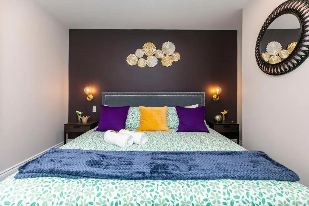 Luxury 1 BR With King Bed - Near Byward Market
