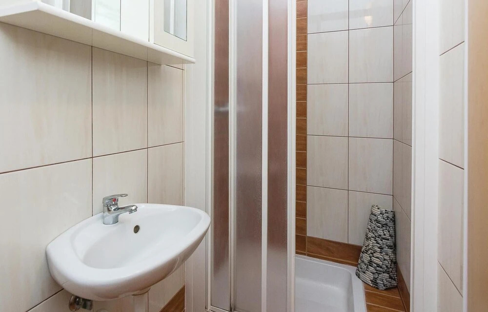 Nice Apartment in Vir With 3 Bedrooms