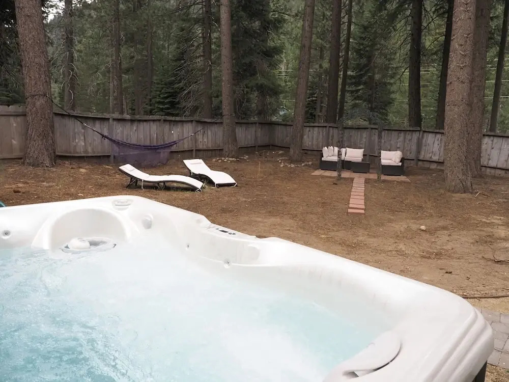 3685s River View Retreat 4 Bedroom Home by RedAwning