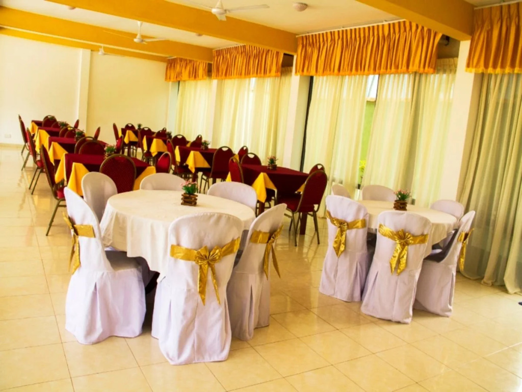 Larns Villa Hotel & Apartment