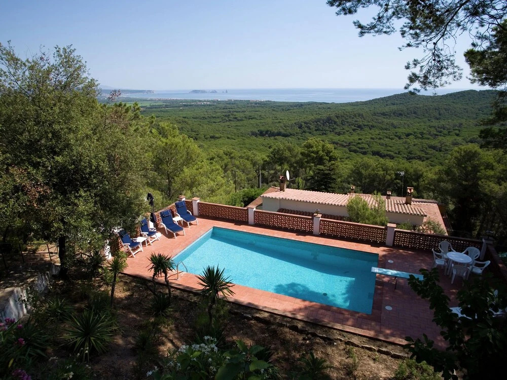 Captivating Holiday Home in Pals With Swimming Pool