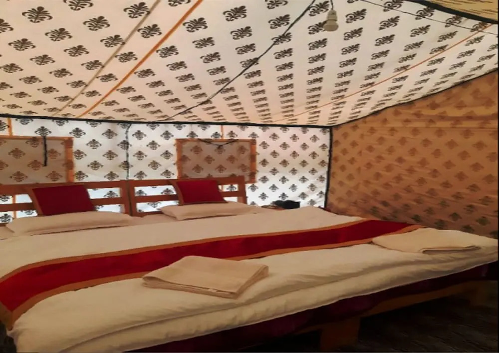 TIH Magpie Camp