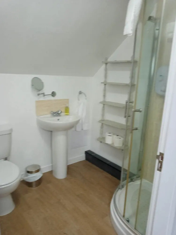 Close to the Seaside - Sleeps 4/free Wifi/parking