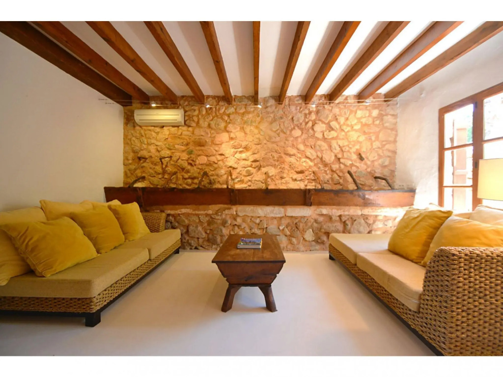 Luxuriously renovated Mallorcan country house for 10 pax