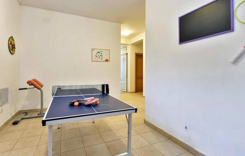 Nice Home in Zagreb With 6 Bedrooms and Wifi