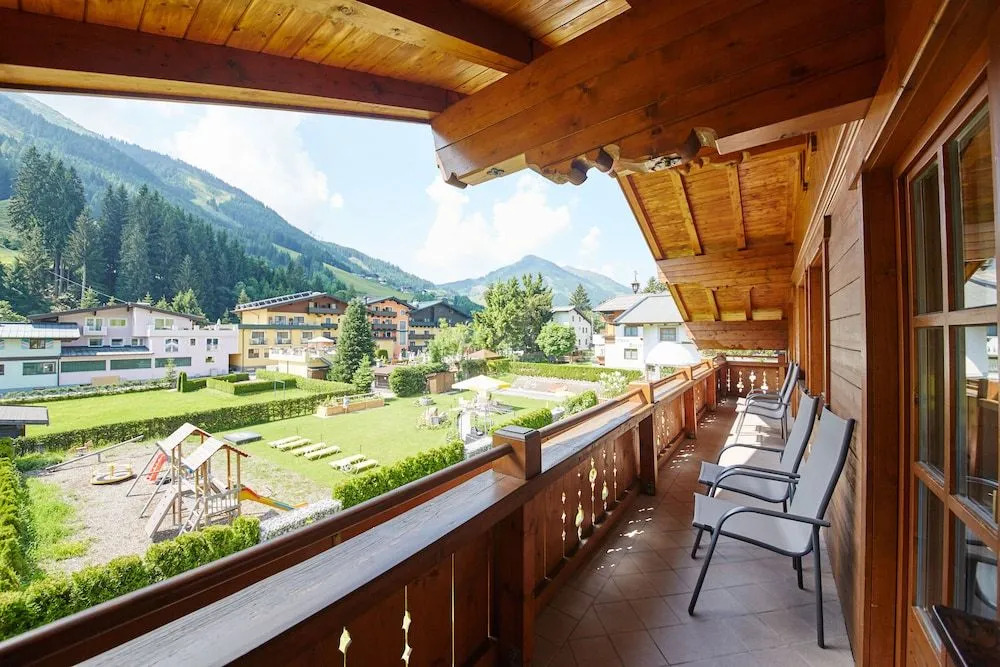 Living Apartments Saalbach incl Joker Card in Summer