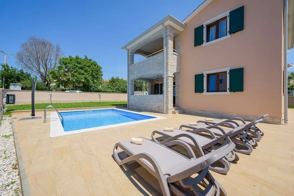 Villa Elize