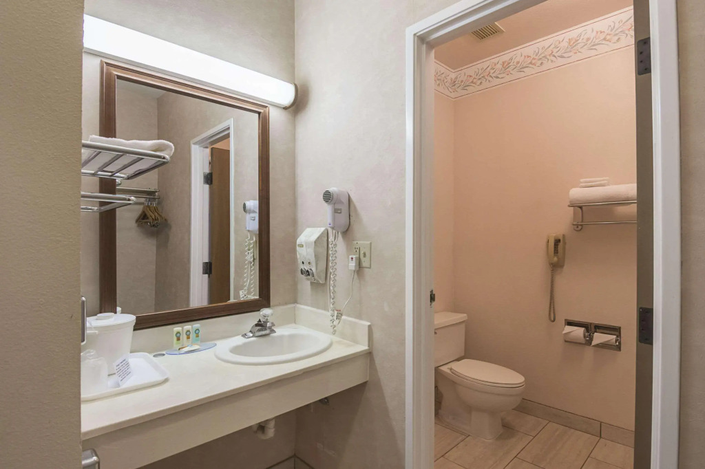 Quality Inn Fresno Yosemite Airport