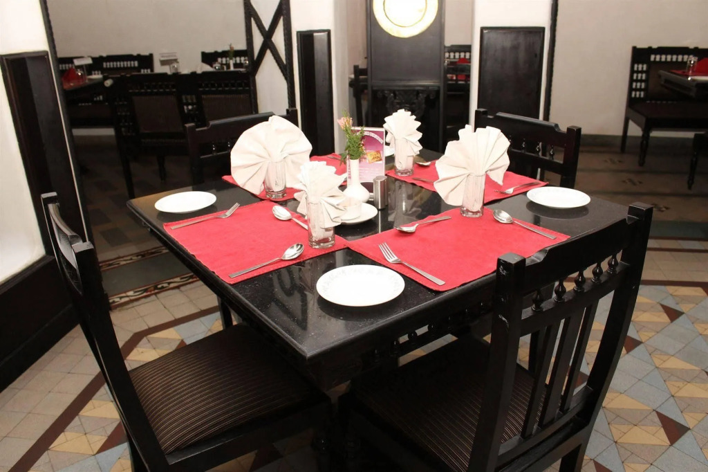 AMS Raj Palace Sundar