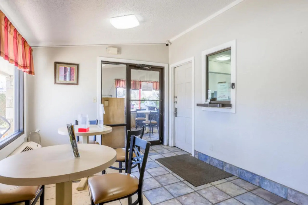 Cozy Garden Inn By OYO Hwy 40 Richmond