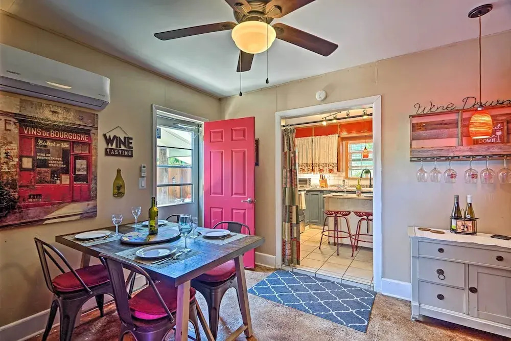 Quaint Garden City Studio w/ Hot Tub: Pets Welcome