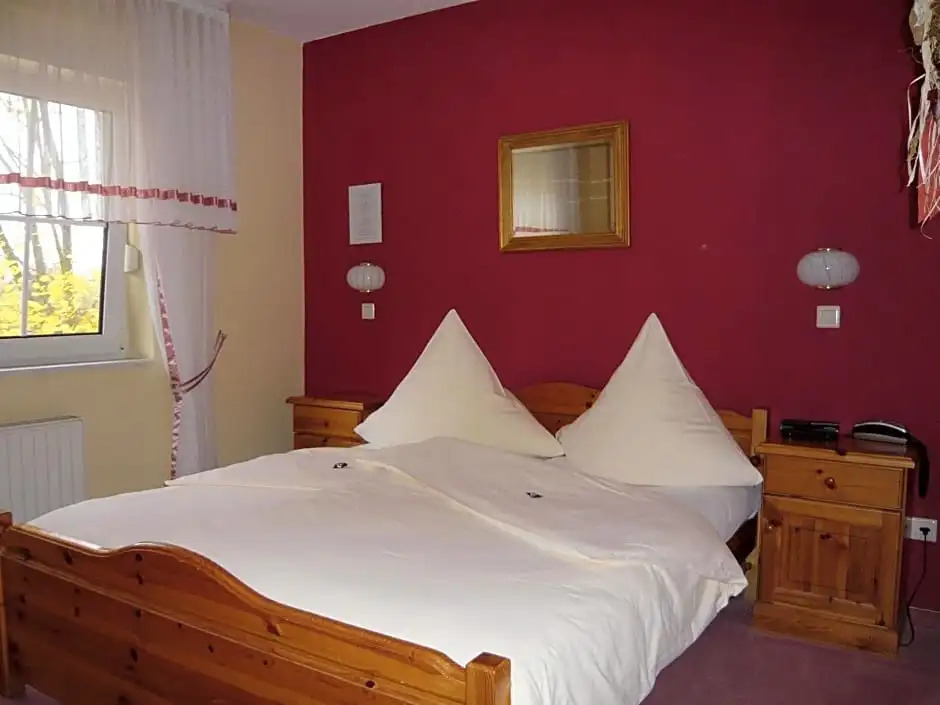 Hotel Am Wald B&B