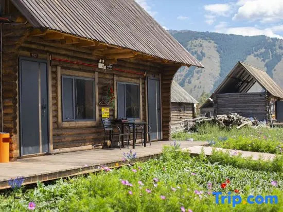 Spruce Moon Gazing Snow Mountain View Design Guesthouse