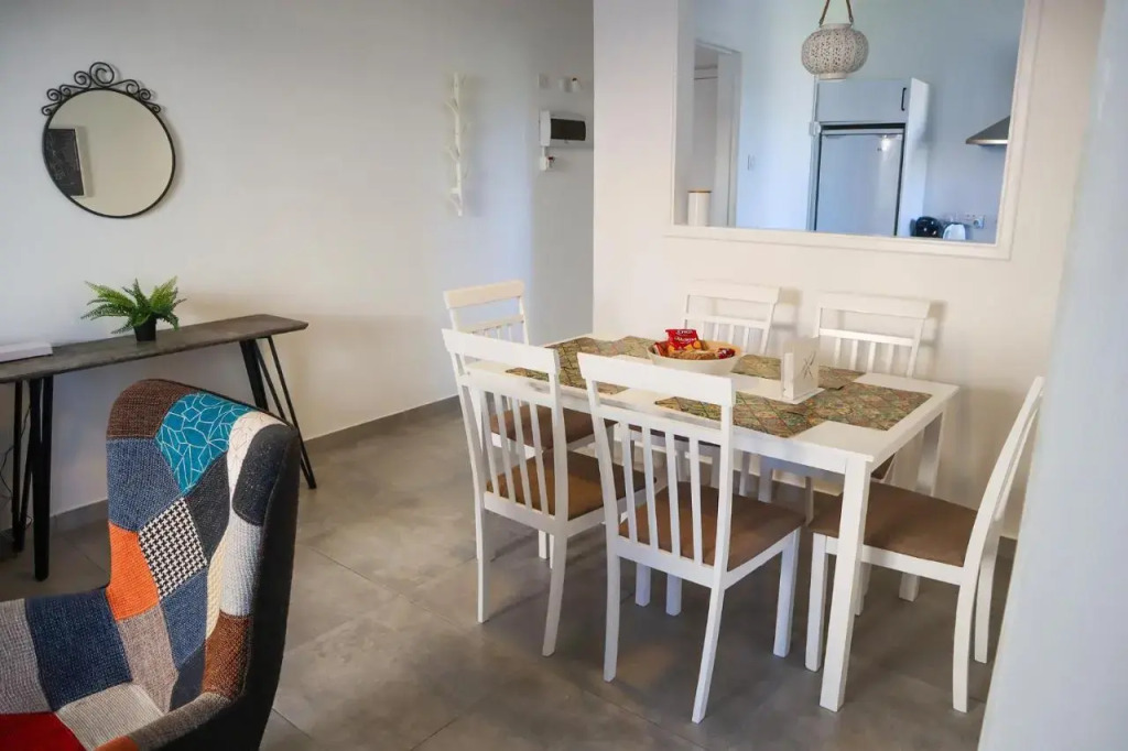 The Harbour Suite - 100M From The Beach - 6 Guests