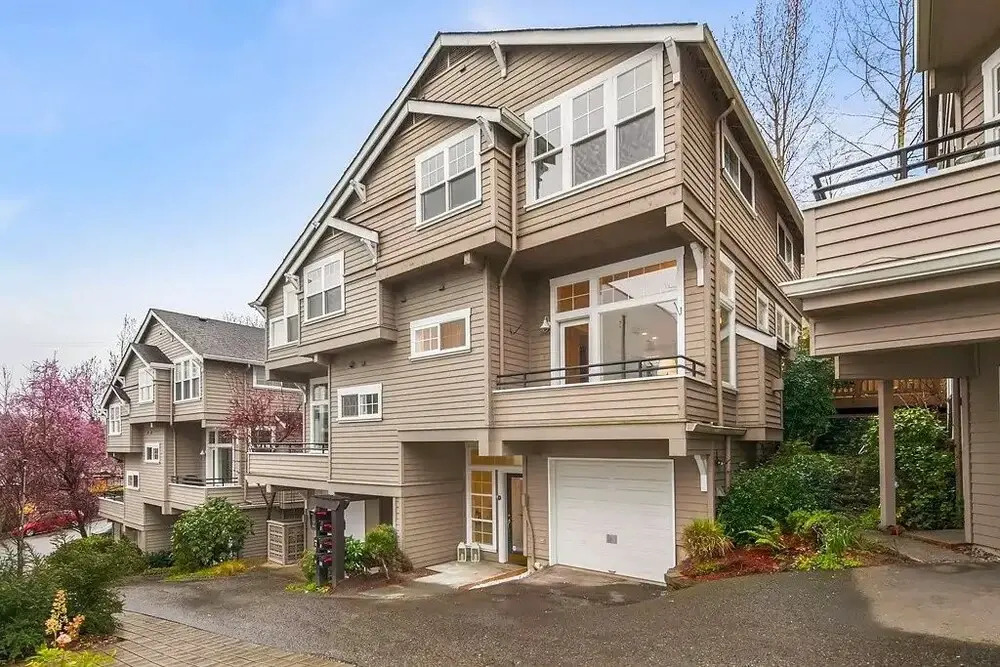 Seattle Vacation Home: The Gallery