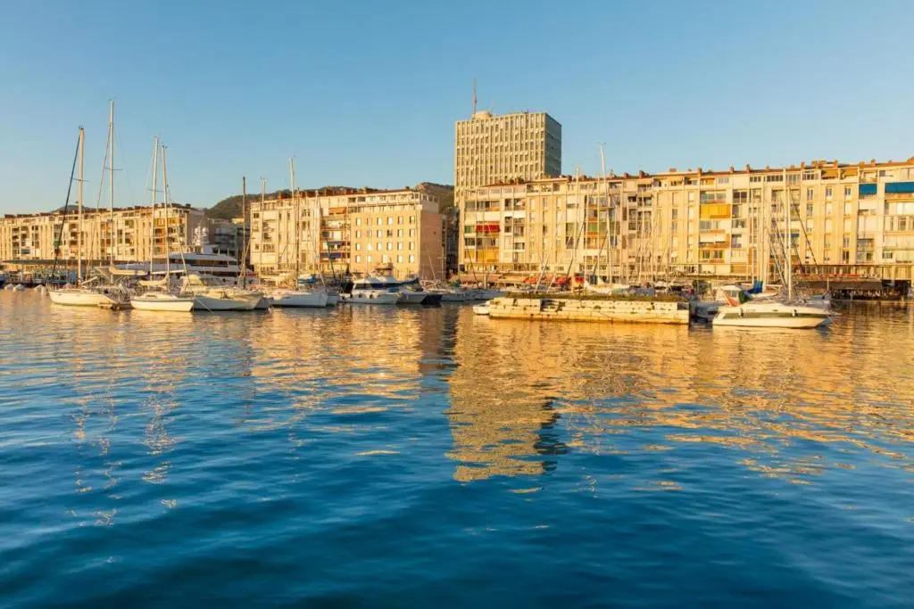 Charming T2 Equipped 1min Walk To Beaches