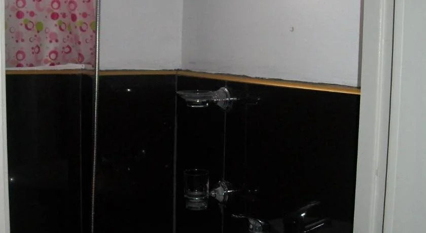 Charm Guest House - Hostel