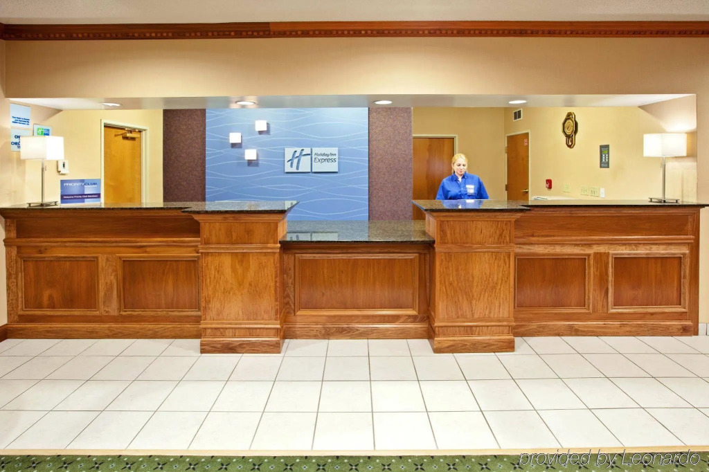 Holiday Inn Express & Suites Harrison by IHG