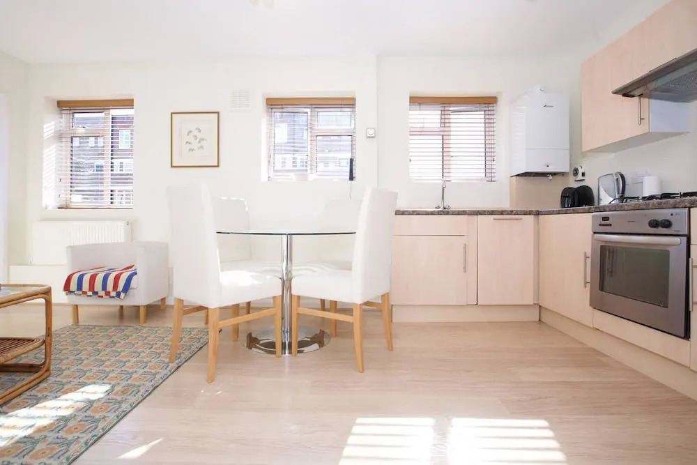 1 bed Flat in Chelsea off the Kings Road Sleeps 4!