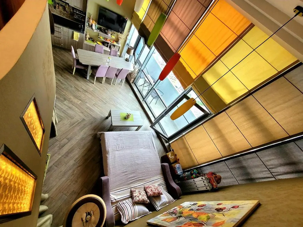 2 levels penthouse with a SUNSET SEA VIEW! Balcony and window 8x4m!
