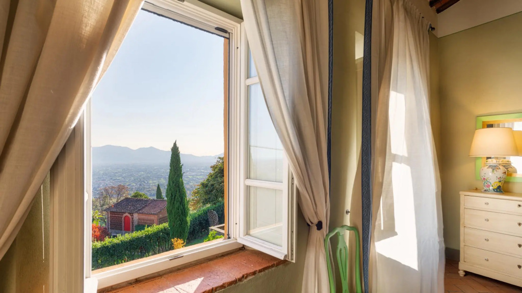 VILLA PRIMO SOLE 22, Emma Villas