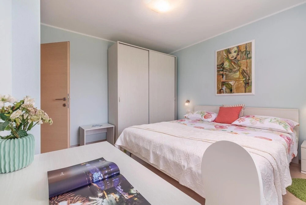 Lovely Home In Peruski