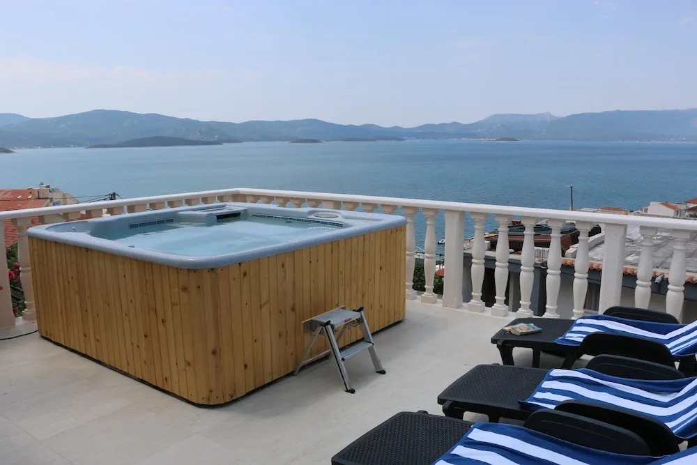 Villa Mara in Komarna by Villas Guide