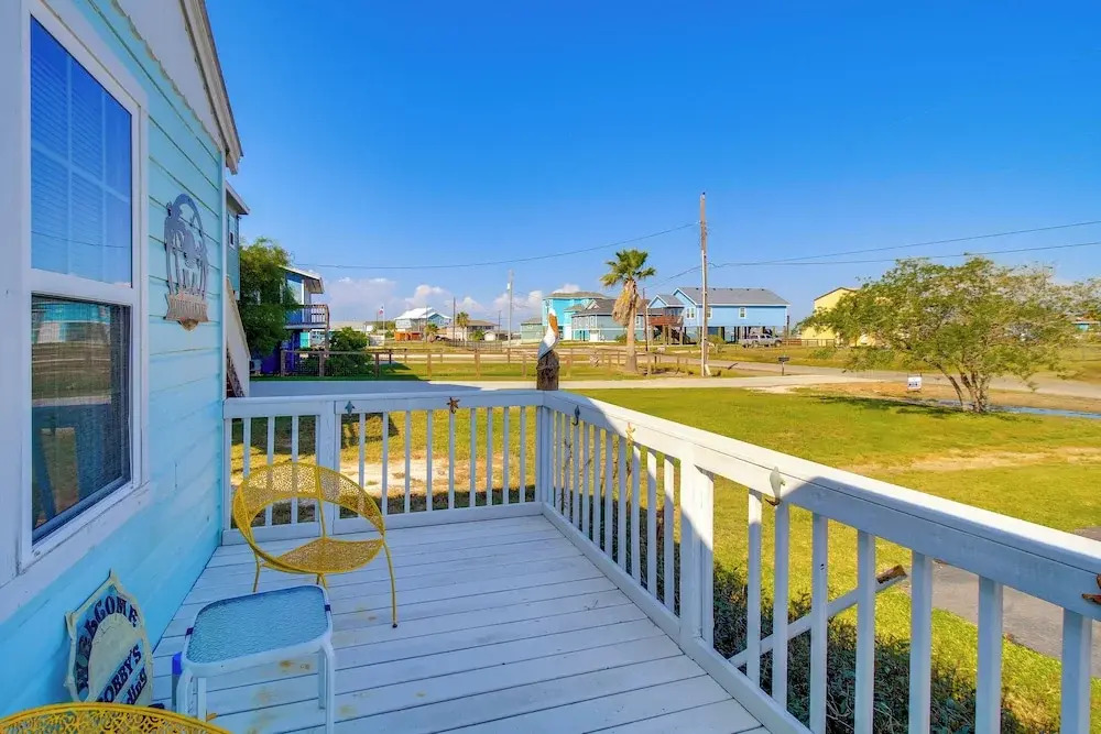 Canal-front Home w/ Deck: 6 Mi to Rockport Beach