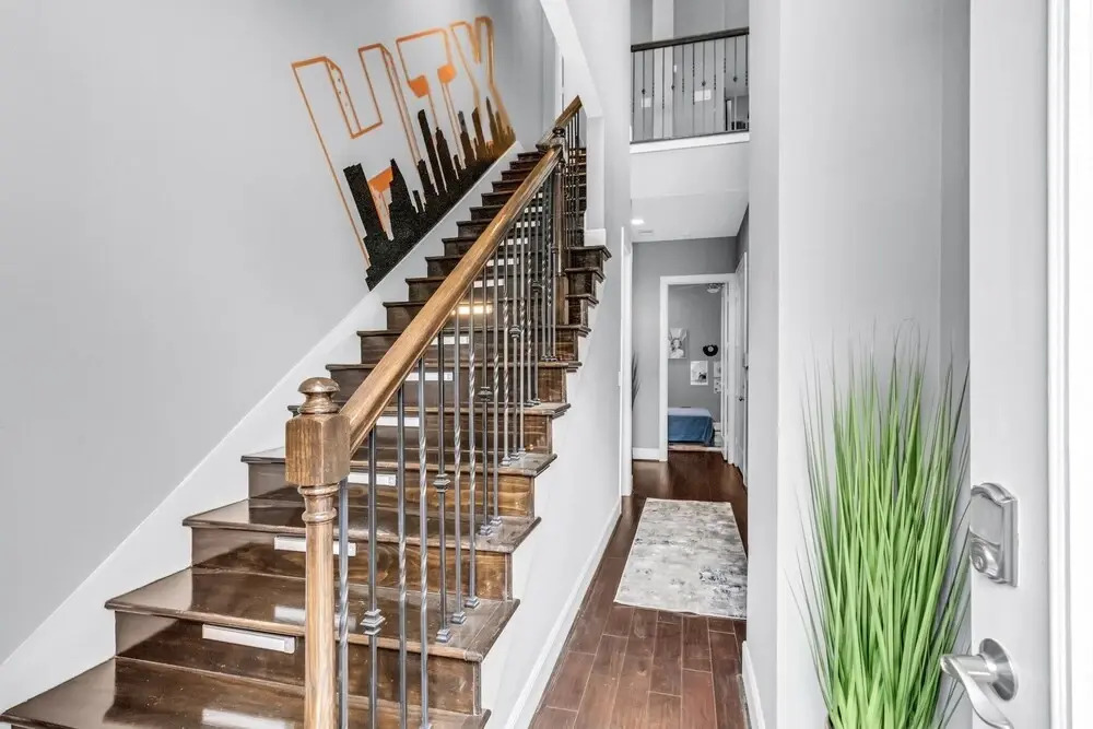 Modern, Houston Inspired House W/ Best Views Of Downtown! - Less Than 1 Mile To Eado/midtown Bars 3 Bedroom Home by Redawning