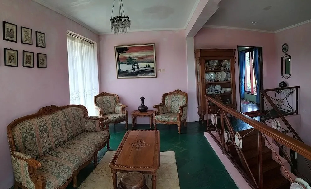 Villa Lot 5 Lake View for 30 pax