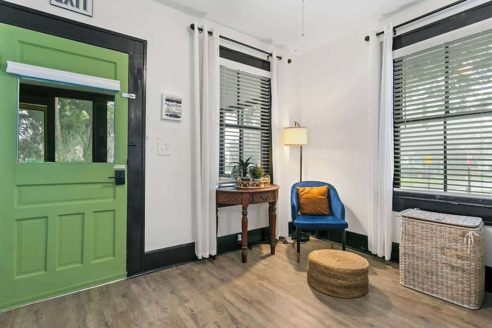 Cozy Bungalow Near Shops-st Augustine