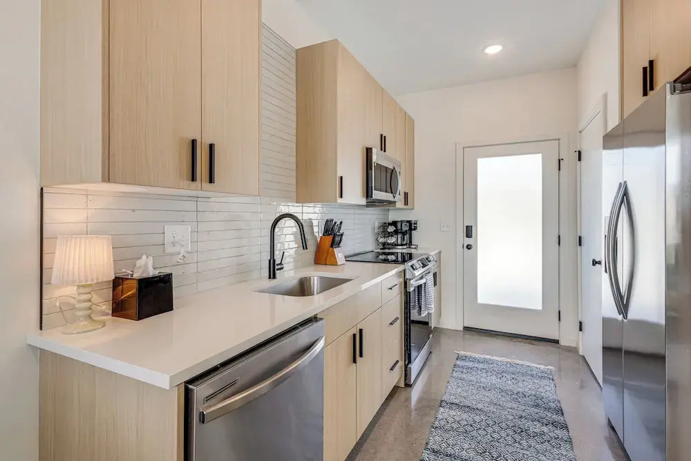 < 2 Mi to Dtwn: Modern Townhome in Knoxville