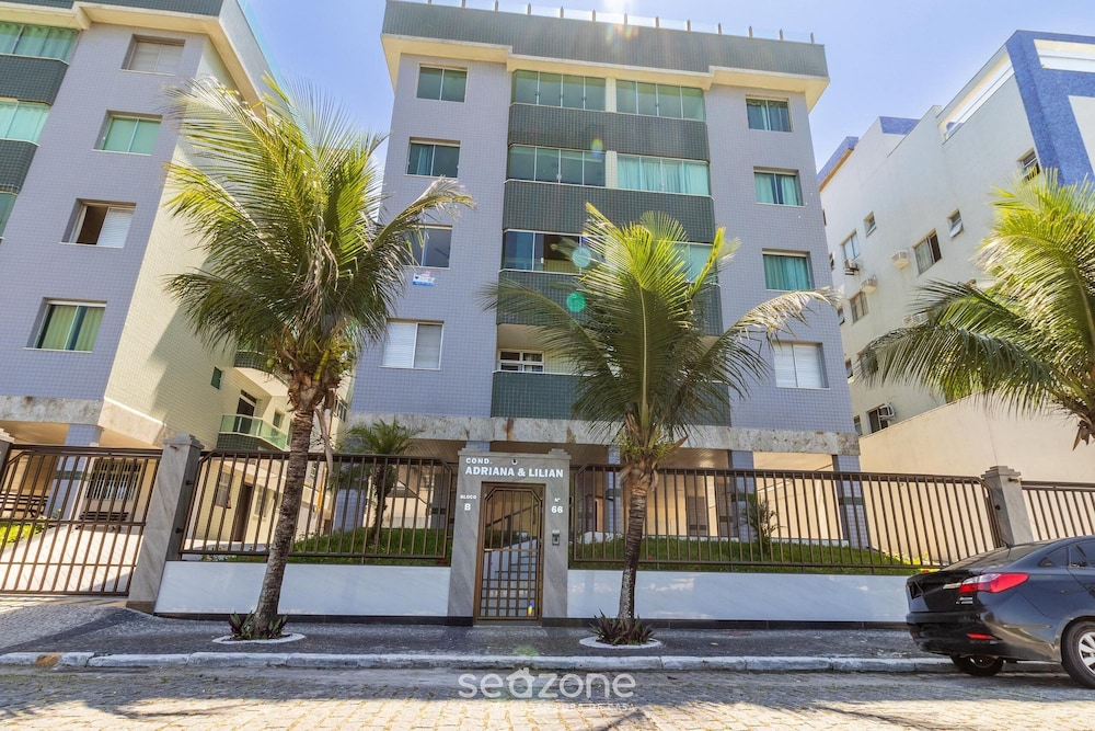 3-bedroom Apt in Oceanfront Building Adlb0203