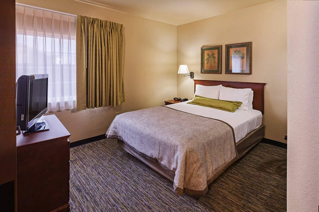 Candlewood Suites Tulsa