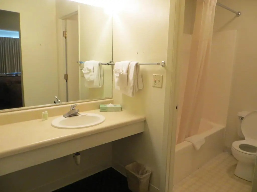 Waterfront Inn Mackinaw City