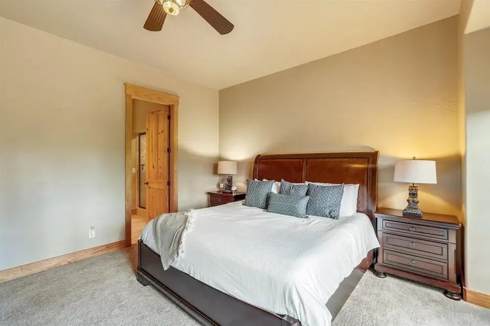 Swift Getaway 5 Bedroom Home by Redawning