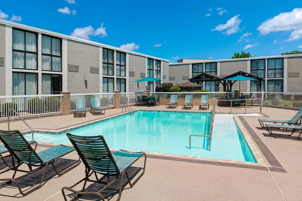 Wyndham Riverfront Hotel